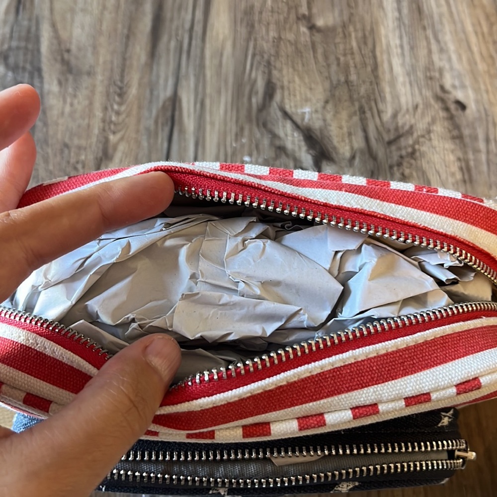 NWOT patriotic crossbody purse - Picture 4 of 12